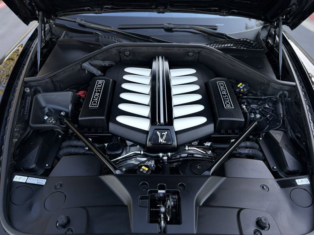 Used 2014 Rolls-Royce Ghost RWD image 39