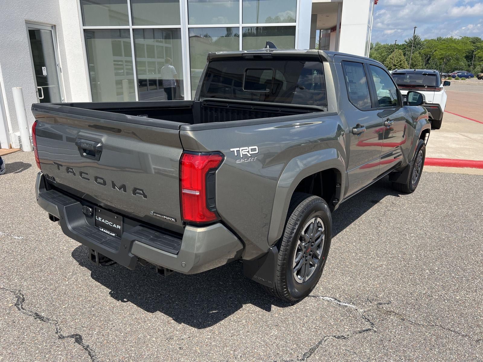 Used 2026 Toyota Tacoma TRD Sport w/ TRD Sport Upgrade Package AWD/4WD image 13