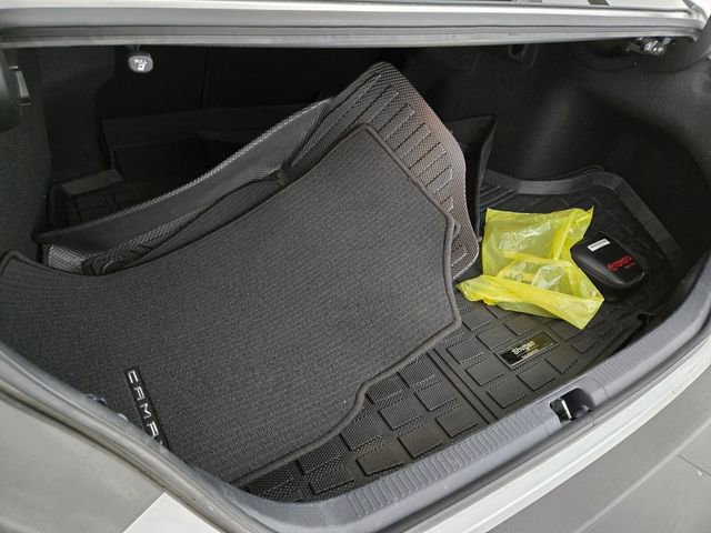 Used 2022 Toyota Camry SE w/ Carpet Mat Package (TMS) FWD image 18