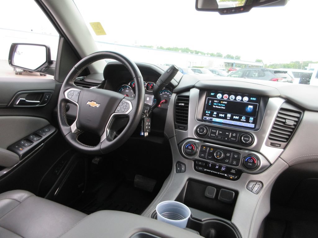 Used 2018 Chevrolet Suburban LT RWD image 27