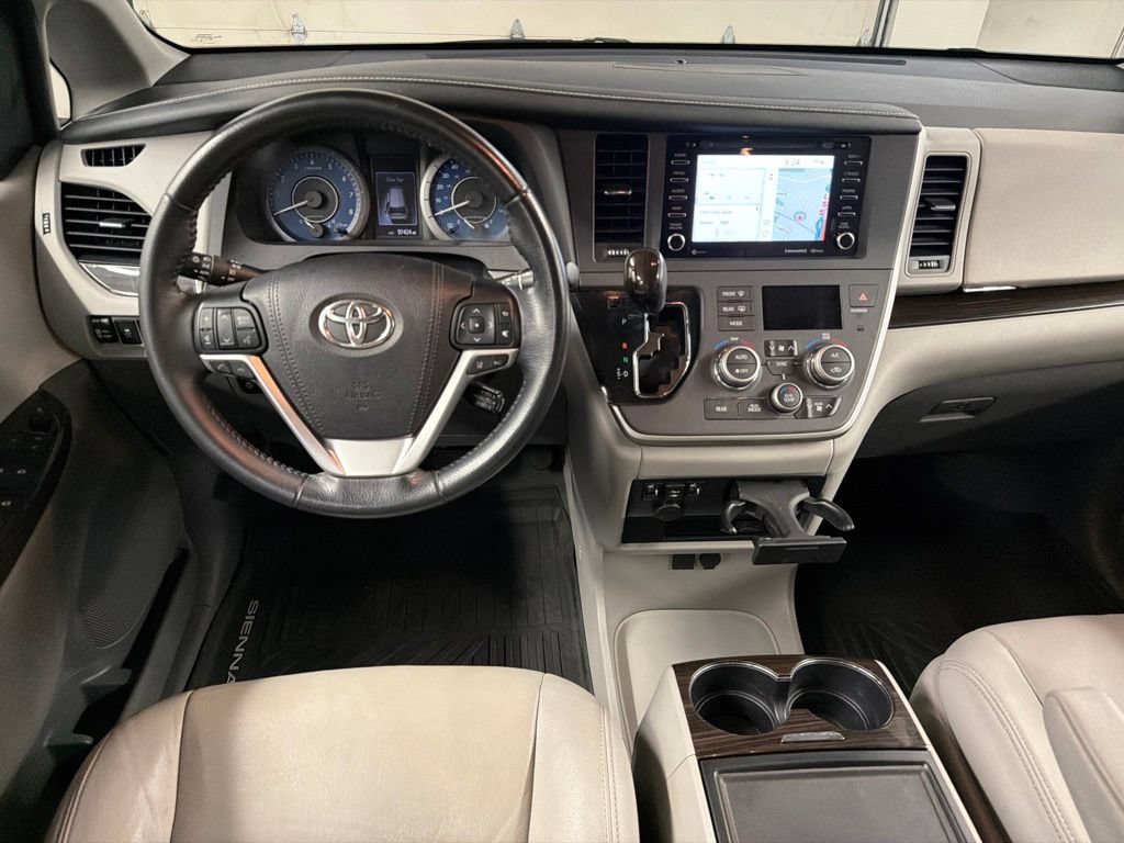 Used 2020 Toyota Sienna XLE Premium FWD image 8
