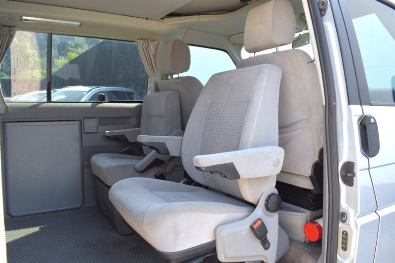 Used 2002 Volkswagen Eurovan MV FWD image 19
