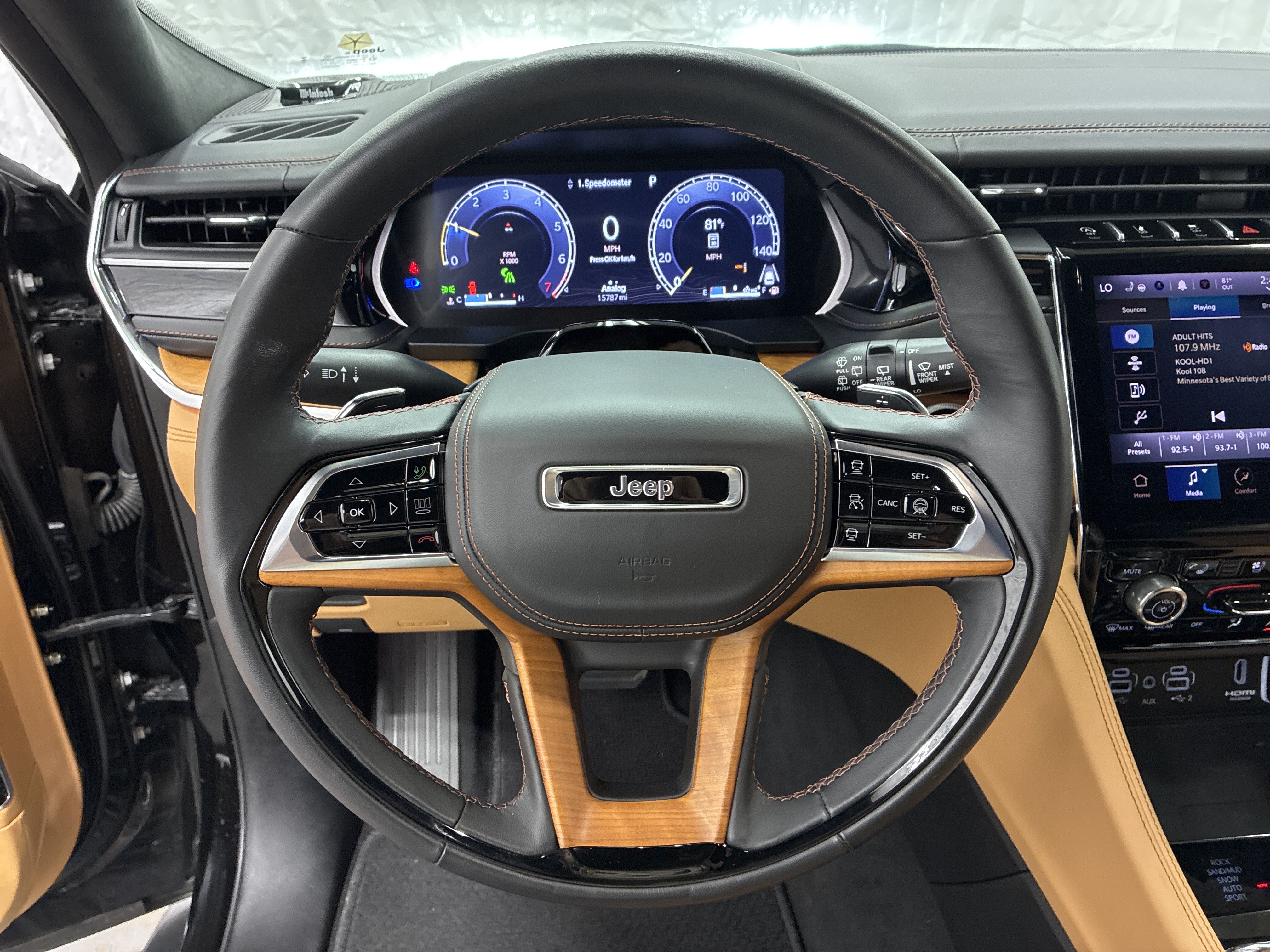 Certified 2024 Jeep Grand Cherokee L Summit AWD/4WD image 30