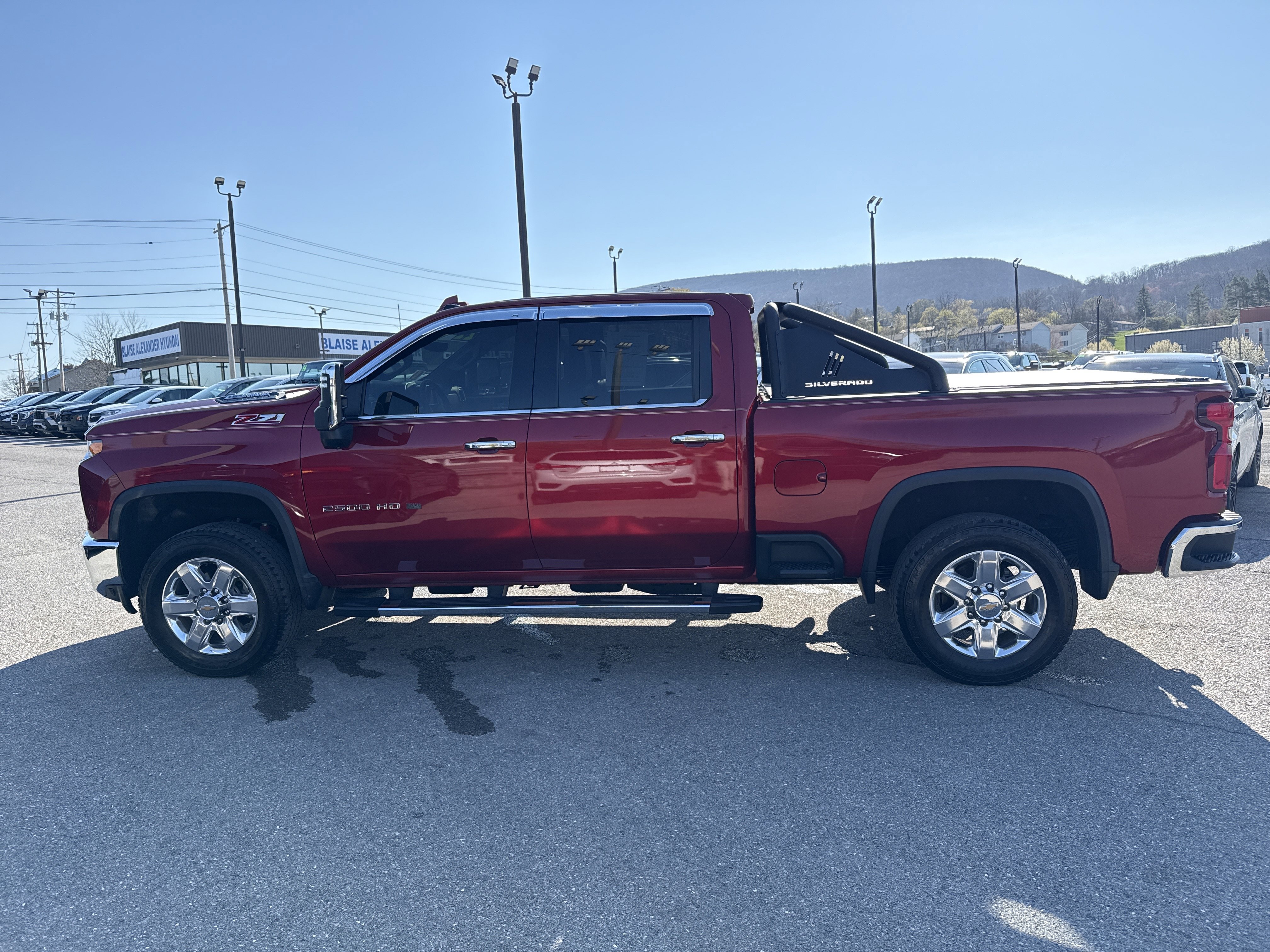 Used 2022 Chevrolet Silverado 2500 LTZ w/ LTZ Premium Package image 7