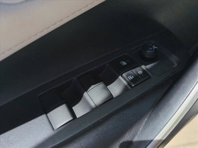 Used 2020 Toyota Corolla SE FWD image 12