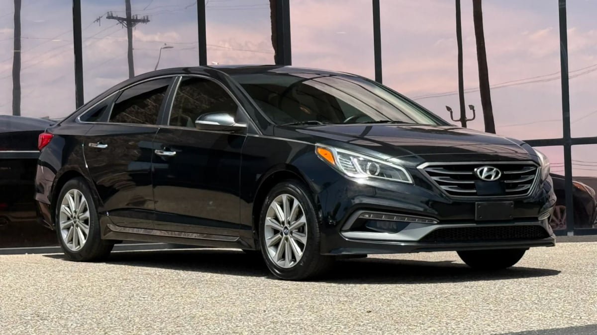 Used 2017 Hyundai Sonata Limited w/ Ultimate Package 04 FWD image 17