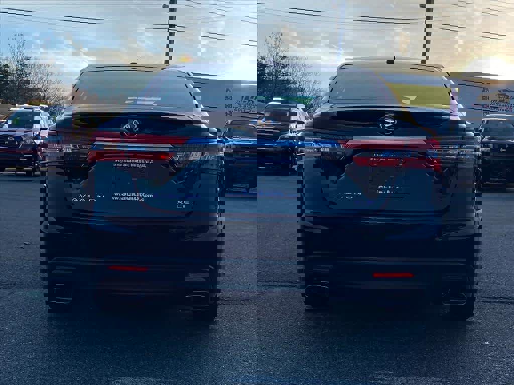 Used 2015 Toyota Avalon XLE Touring image 4