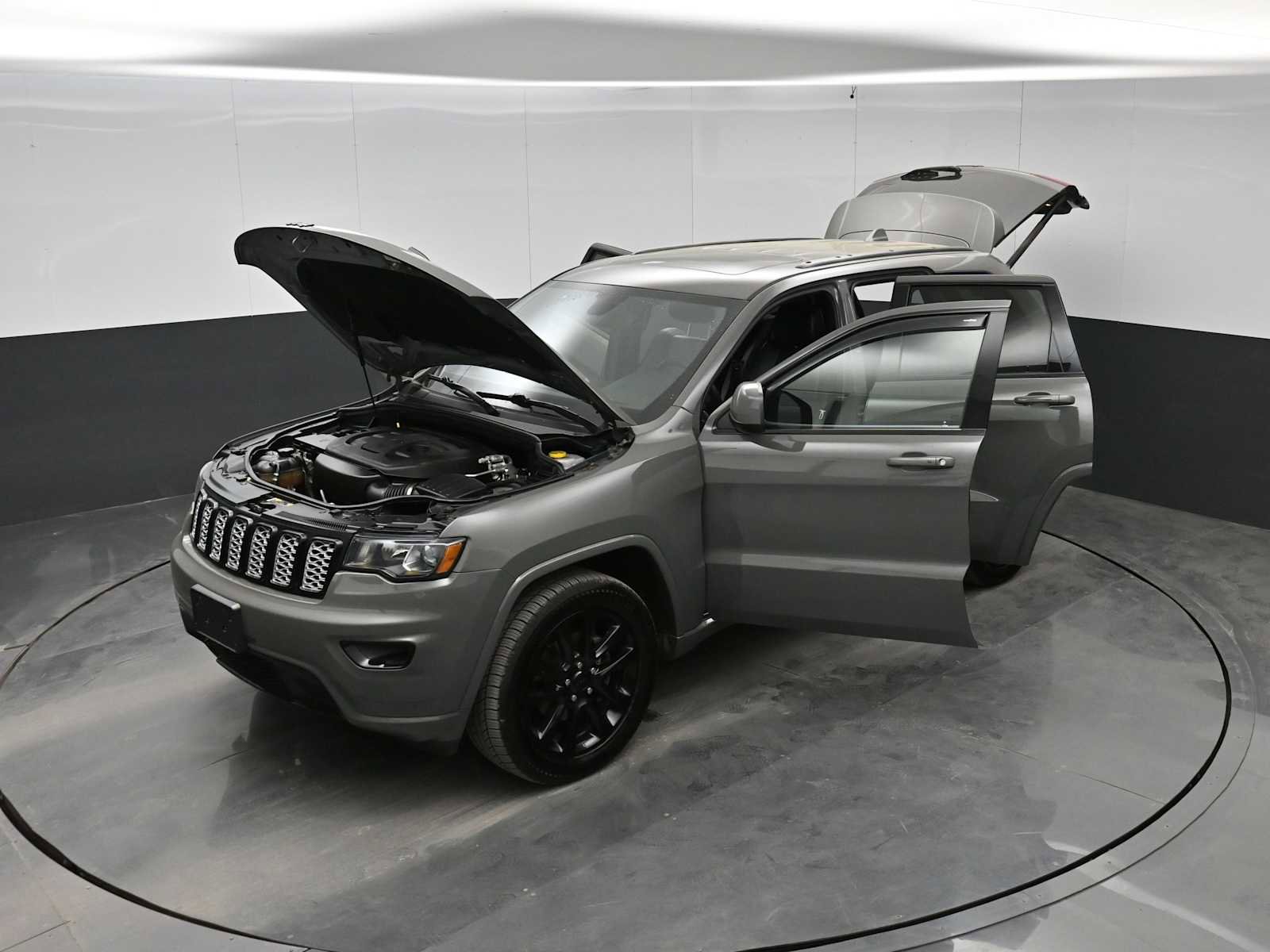 Used 2019 Jeep Grand Cherokee Altitude image 41