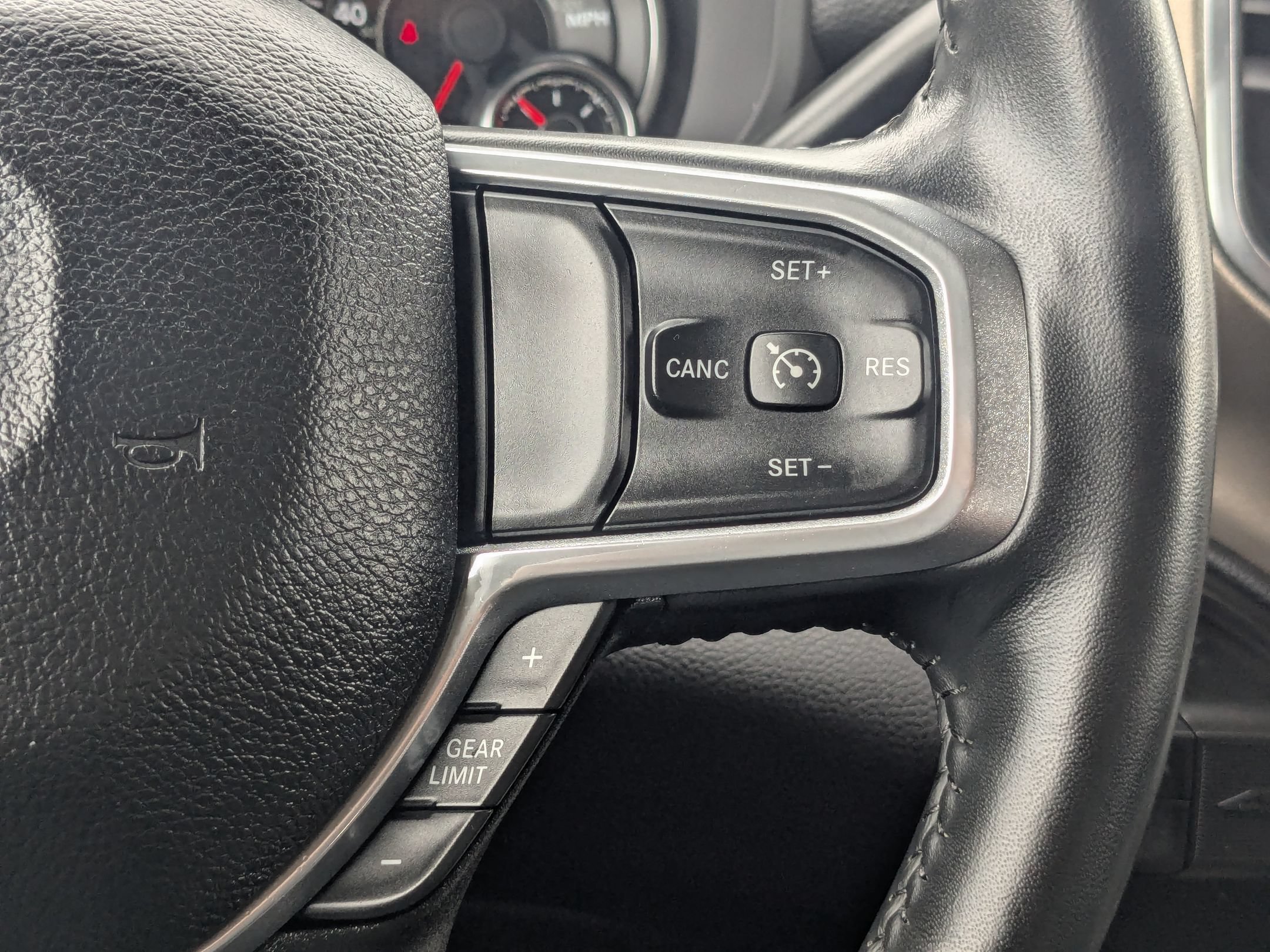 Used 2023 RAM 2500 Laramie AWD/4WD image 23