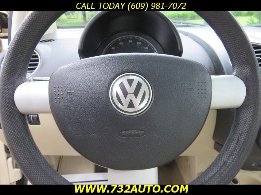 Used 2008 Volkswagen Beetle SE FWD image 19