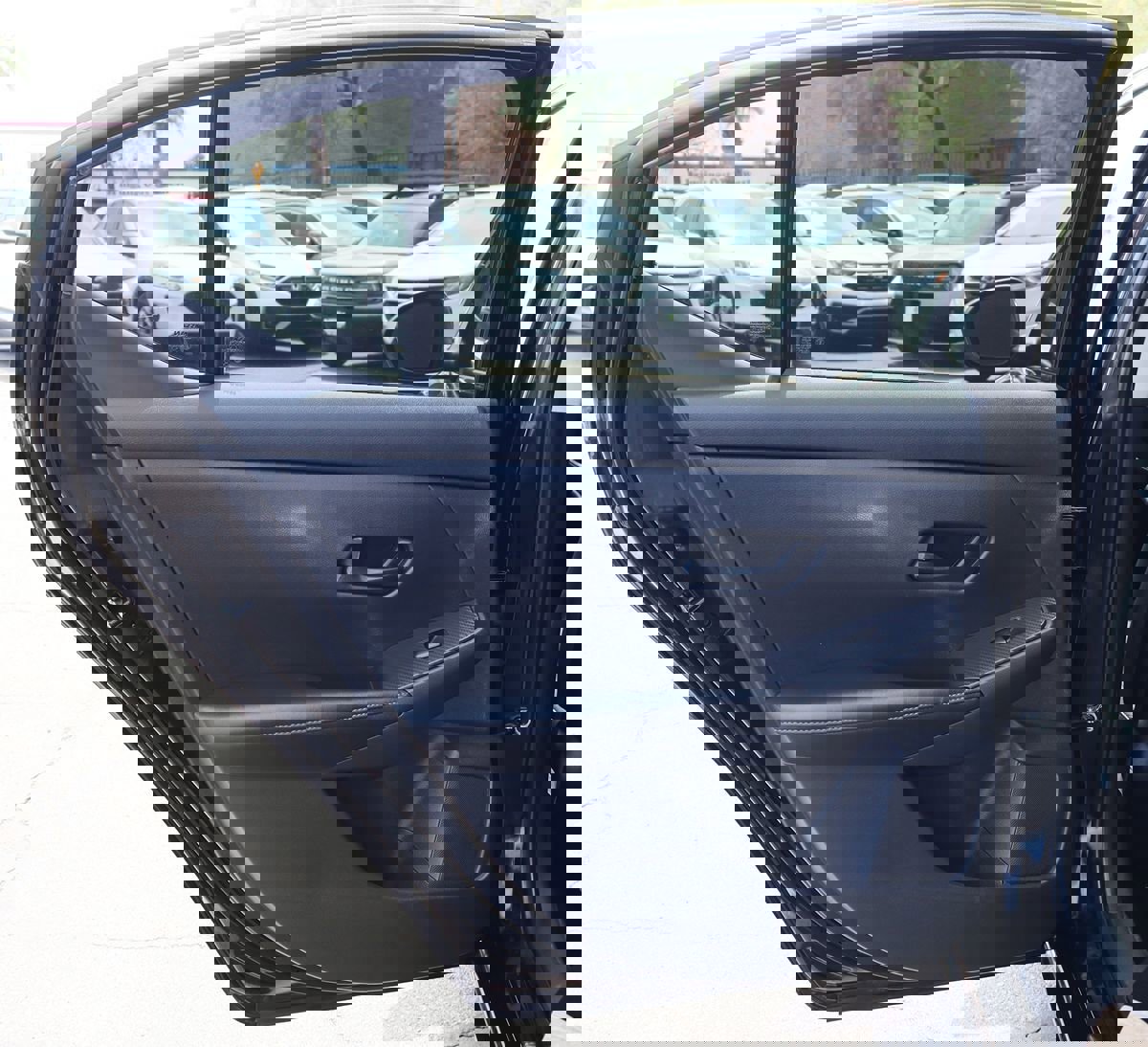 Used 2025 Nissan Sentra SV image 29