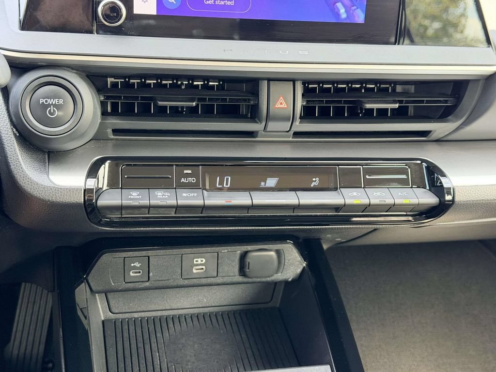 Certified 2024 Toyota Prius LE FWD image 5