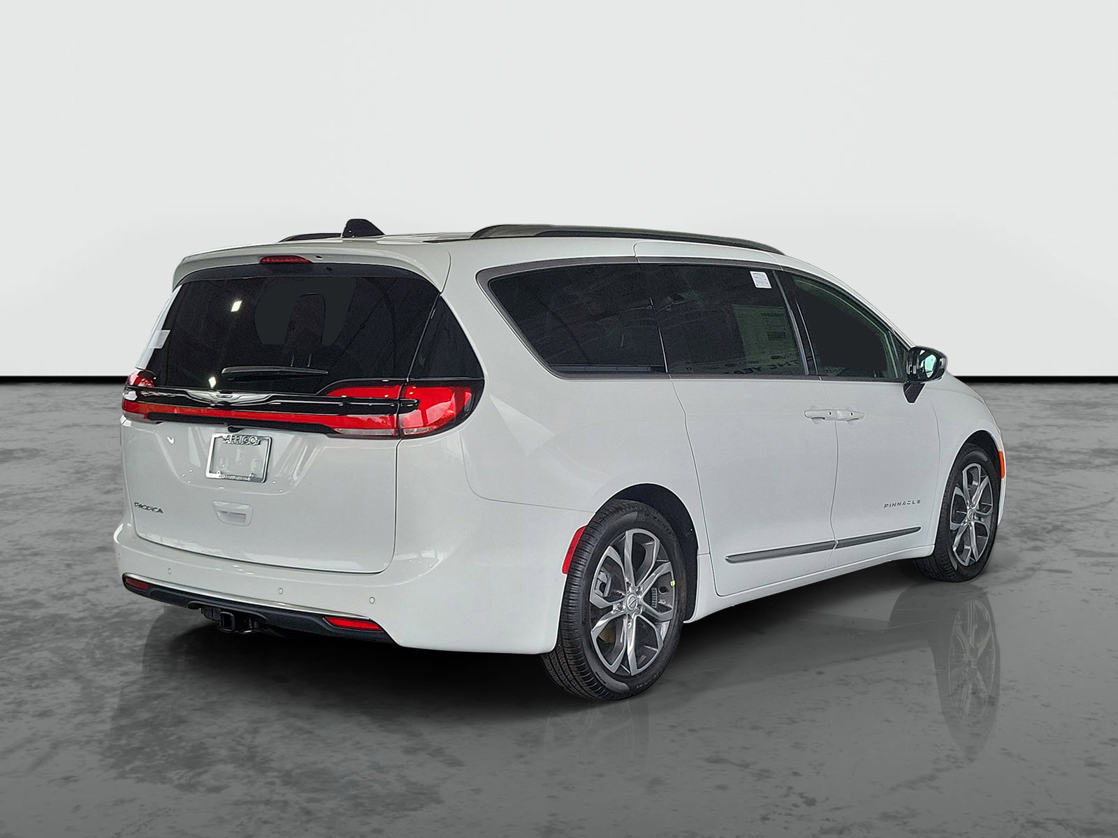 New 2026 Chrysler Pacifica Pinnacle w/ Trailer Tow Group FWD image 2