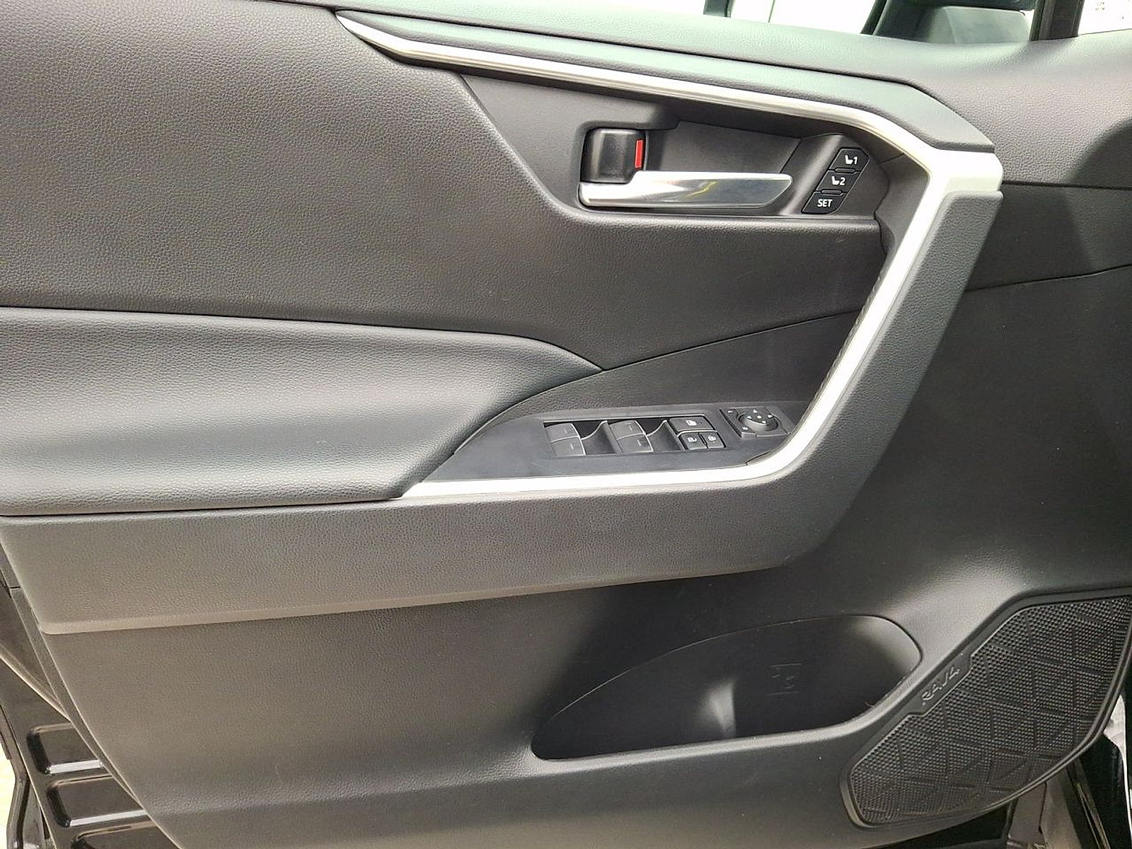 Certified 2022 Toyota RAV4 XLE Premium AWD/4WD image 14