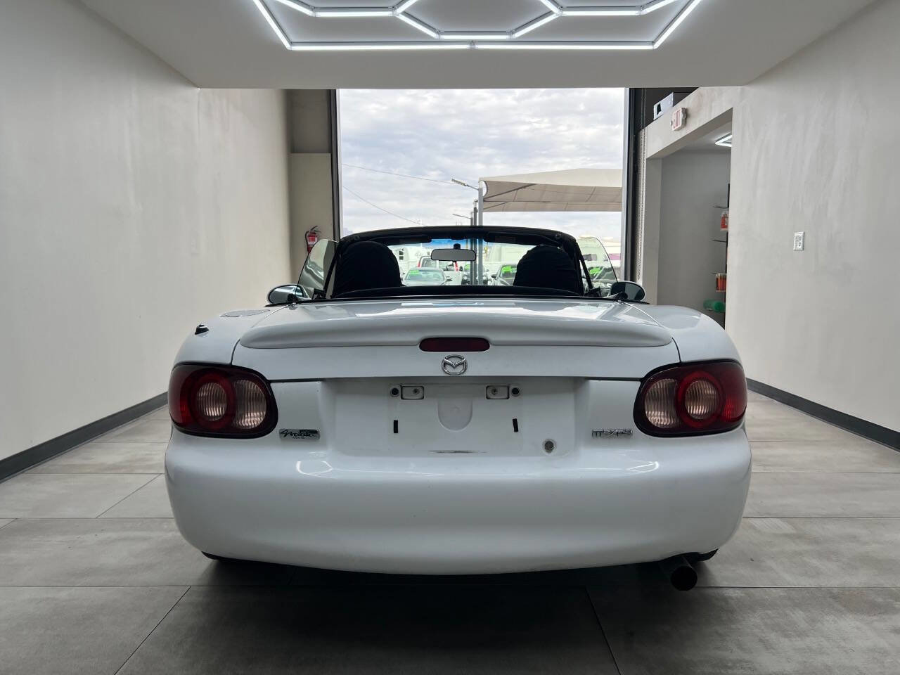 Used 2001 MAZDA MX-5 Miata image 4