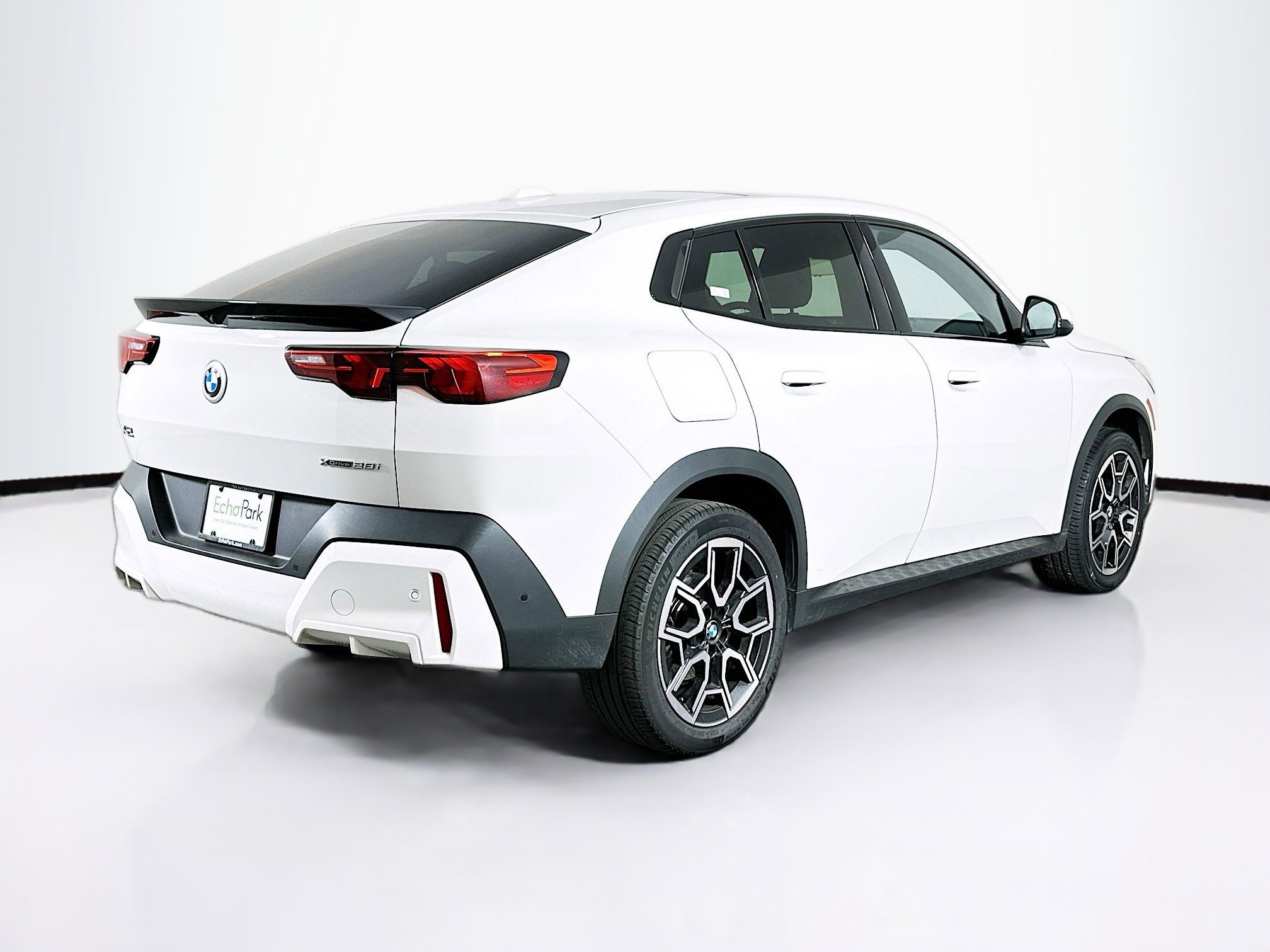 Used 2025 BMW X2 xDrive28i image 9