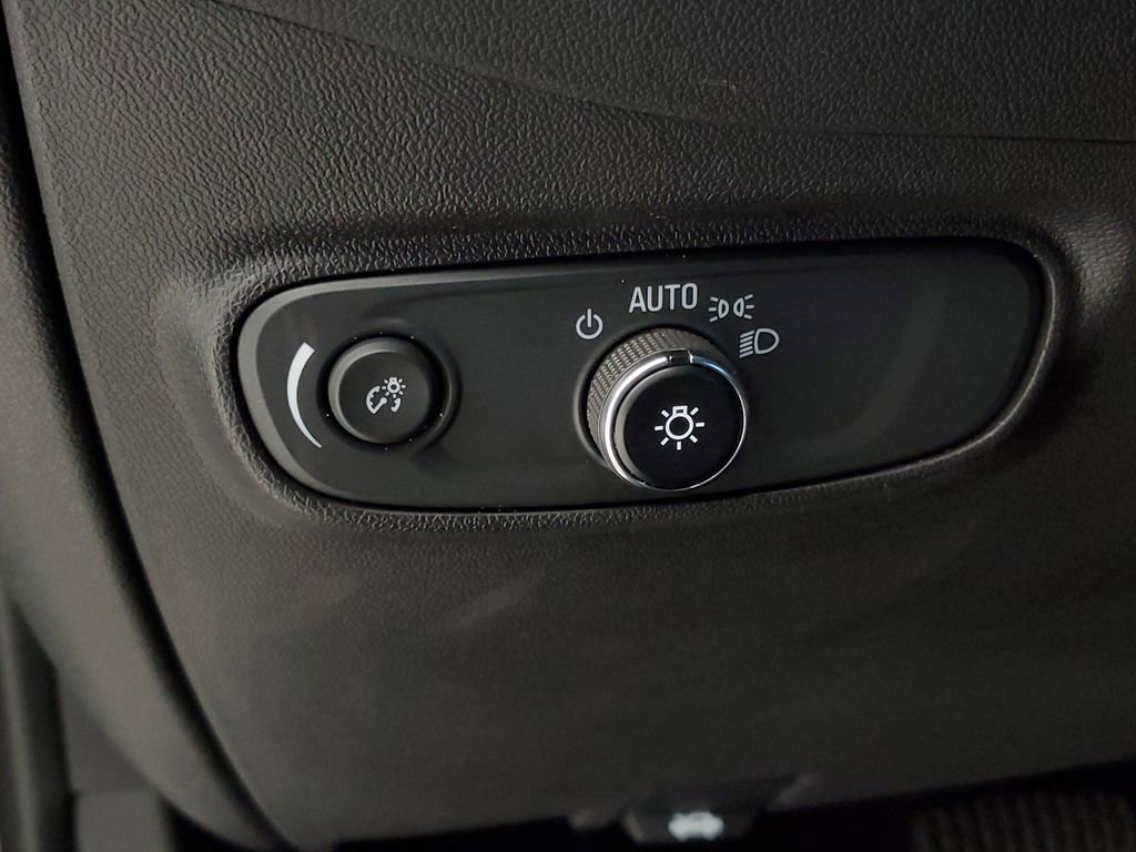 Used 2023 Chevrolet Equinox LT image 14