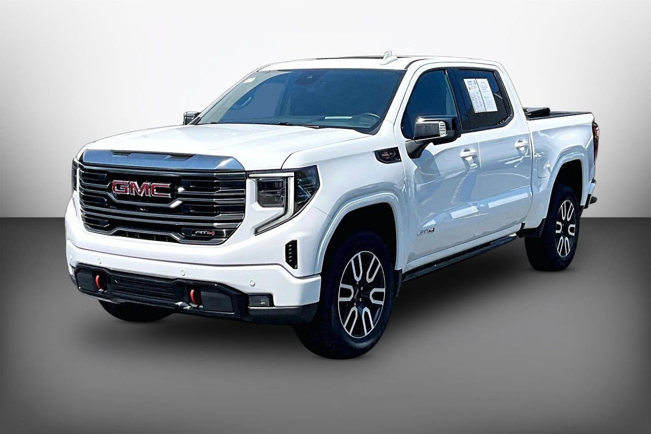 Used 2023 GMC Sierra 1500 AT4 w/ Technology Package AWD/4WD image 4