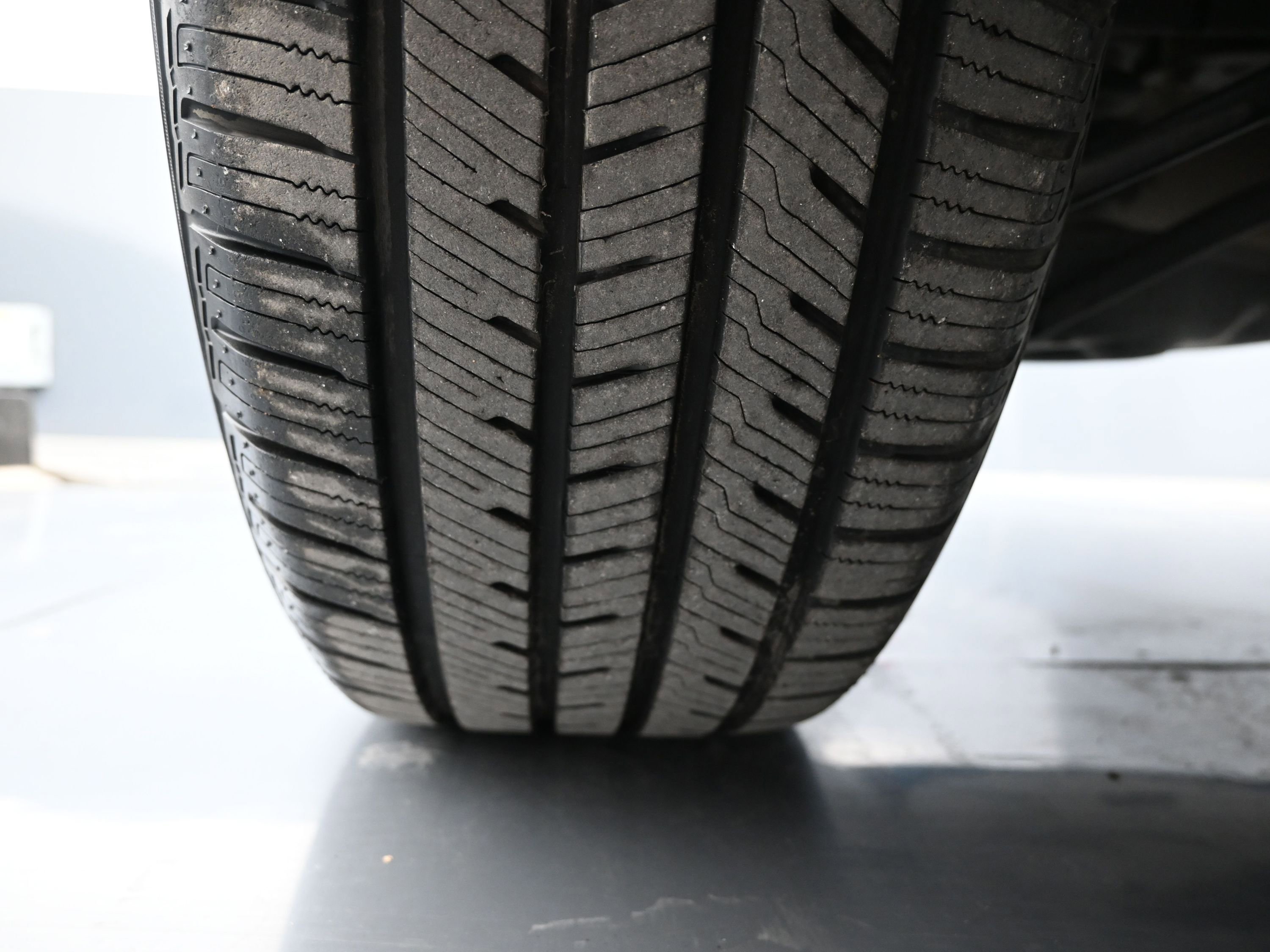 Used 2015 Ford Explorer XLT w/ Equipment Group 202A image 19