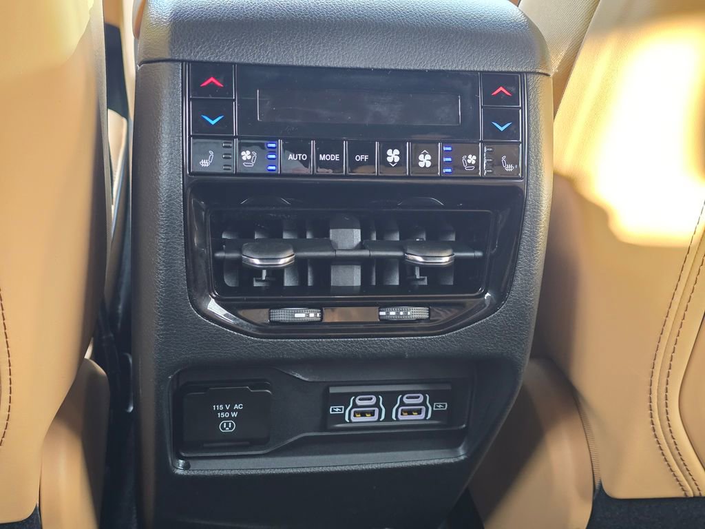 Used 2025 Jeep Grand Cherokee L Summit image 32