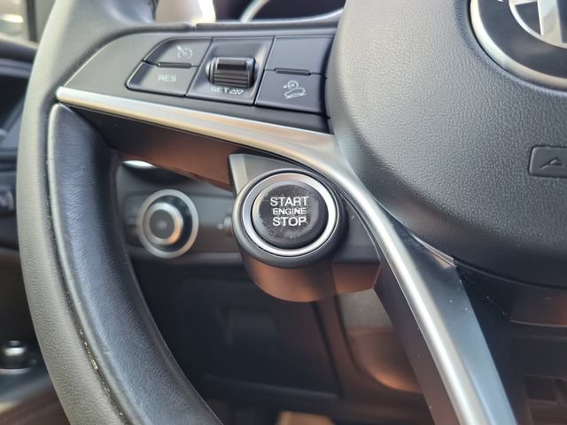 Used 2018 Alfa Romeo Stelvio AWD image 23