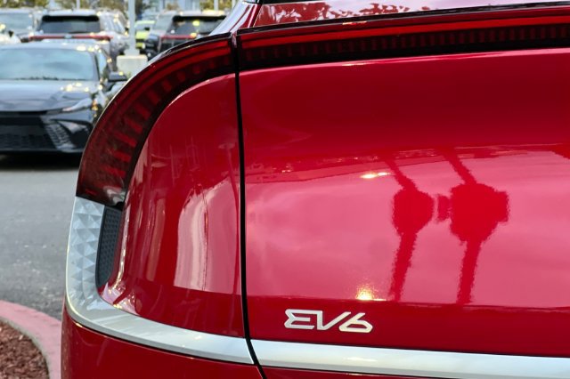Used 2024 Kia EV6 Light RWD image 33
