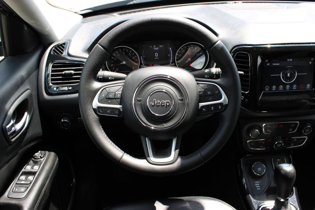 Used 2021 Jeep Compass Latitude w/ Sun and Sound Group AWD/4WD image 18