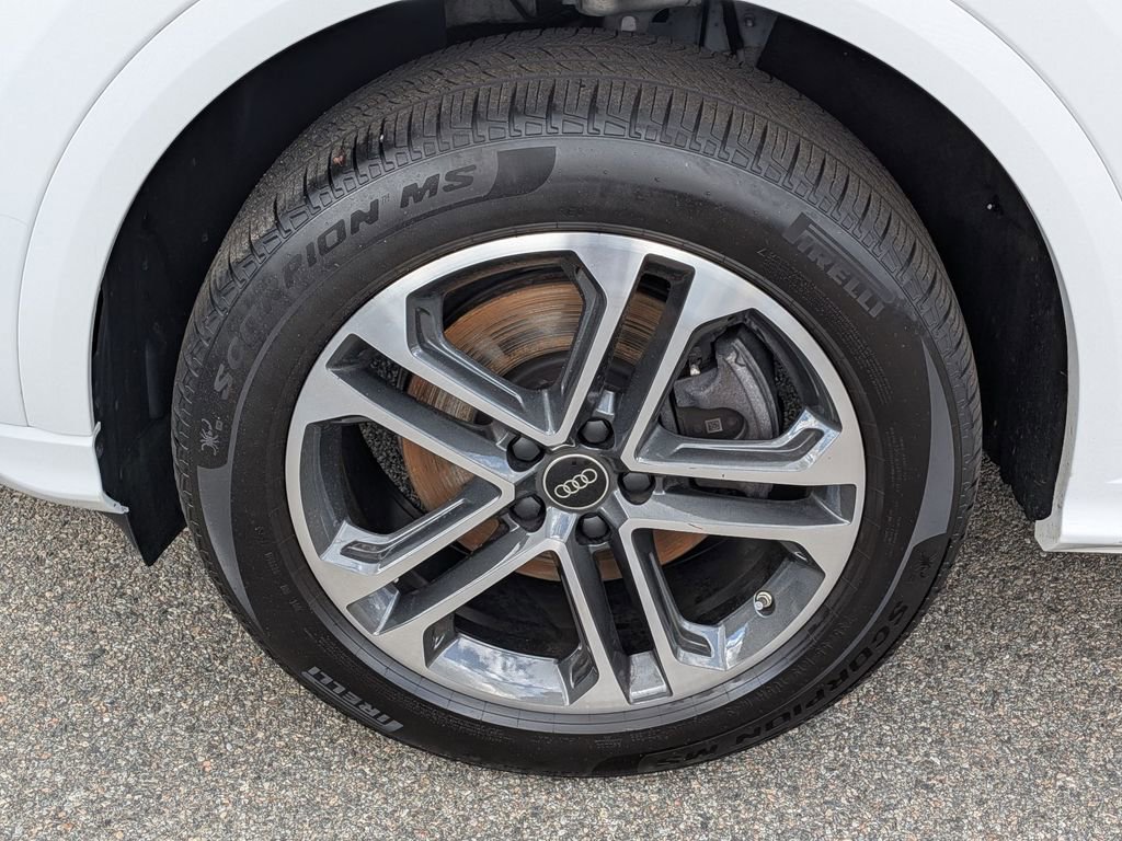 Used 2025 Audi Q5 Premium w/ 19" Wheel Package AWD/4WD image 9