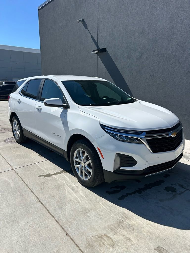 Used 2024 Chevrolet Equinox LT image 2