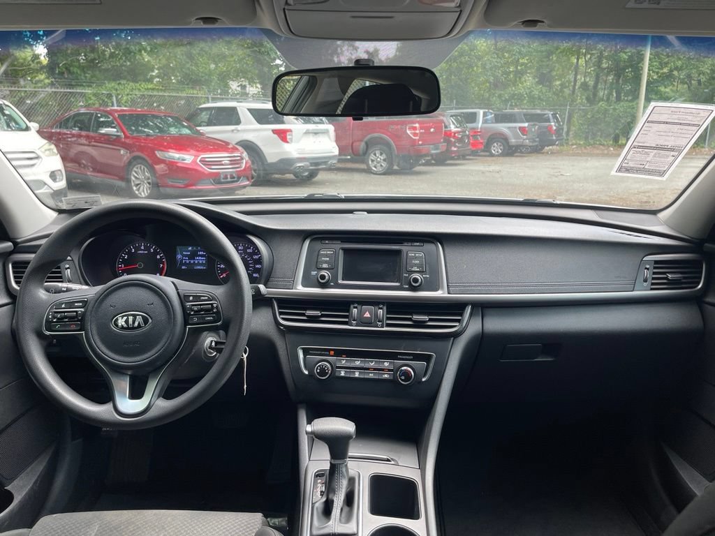 Used 2017 Kia Optima LX FWD image 9