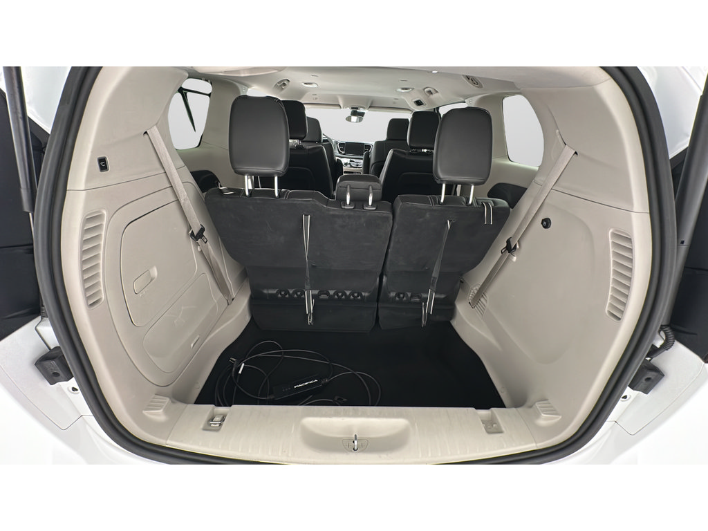 Used 2023 Chrysler Pacifica Touring-L FWD image 22