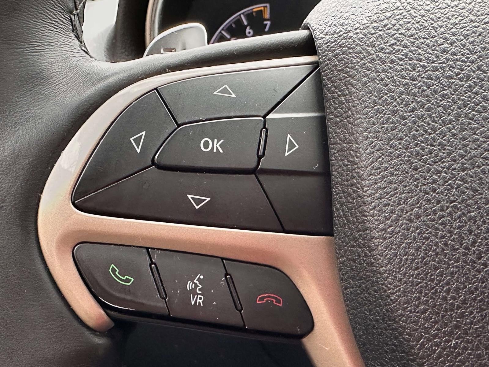 Used 2014 Jeep Grand Cherokee Limited image 24