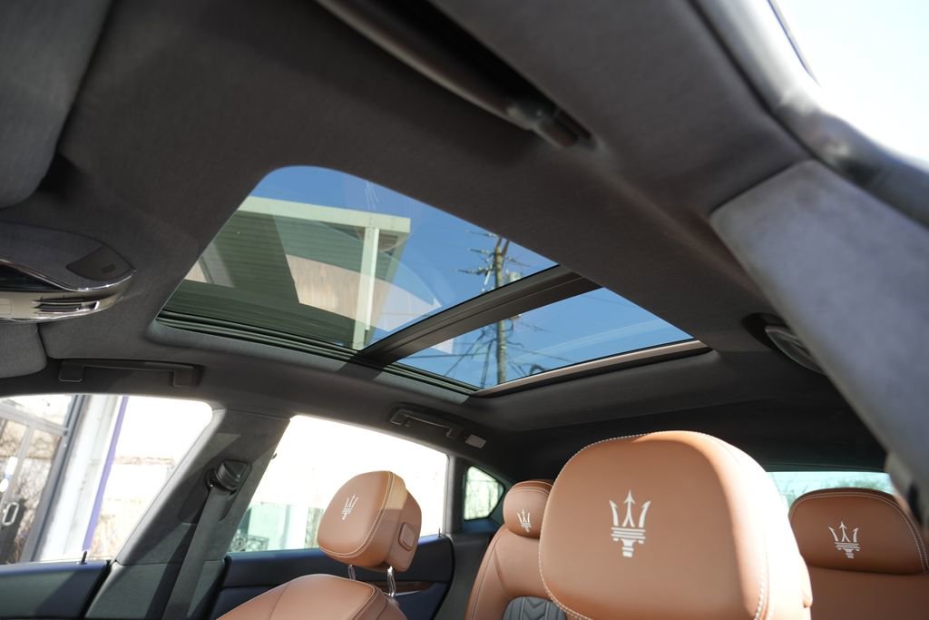 Used 2017 Maserati Levante S image 15