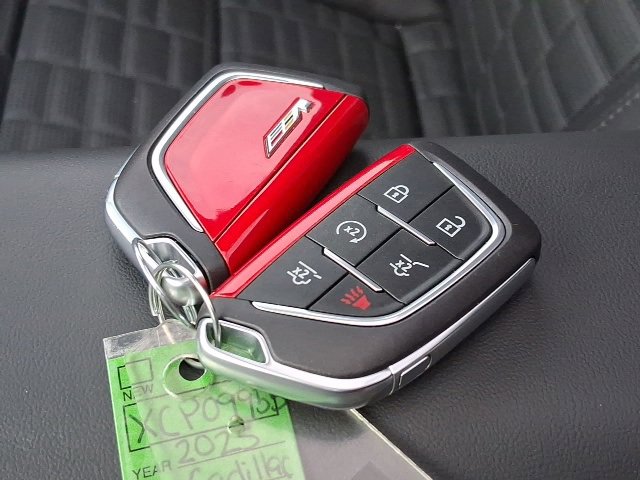 Used 2025 Cadillac Escalade ESV V image 24