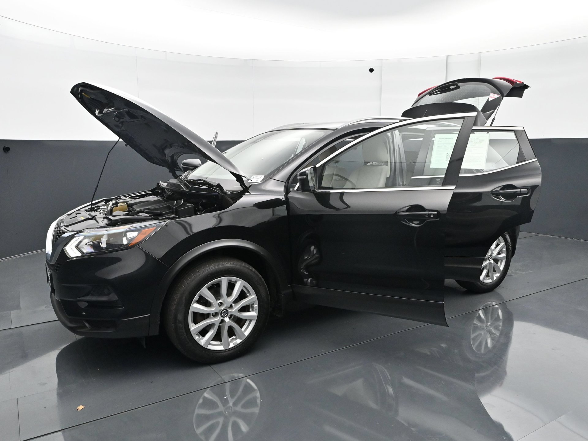 Used 2020 Nissan Rogue Sport SV AWD/4WD image 30