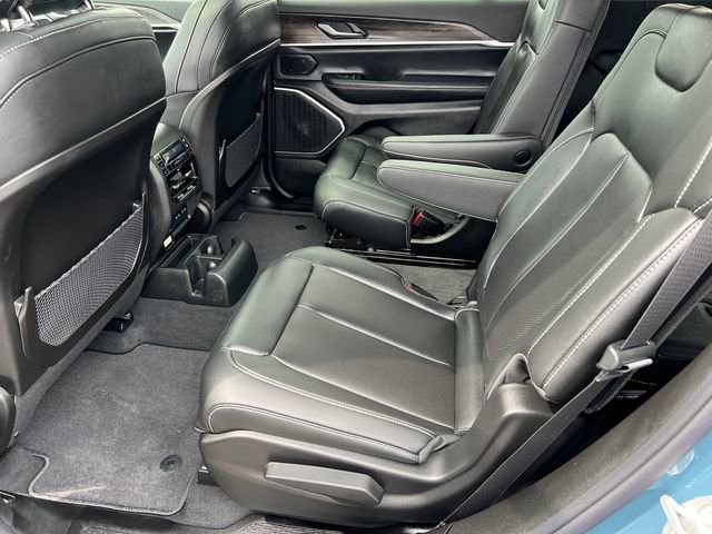 New 2026 Jeep Grand Cherokee L Limited w/ Luxury Tech Group II AWD/4WD image 25