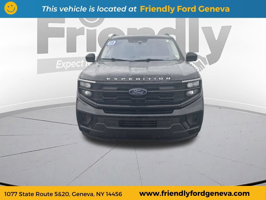 Used 2025 Ford Expedition Max Active AWD/4WD image 2