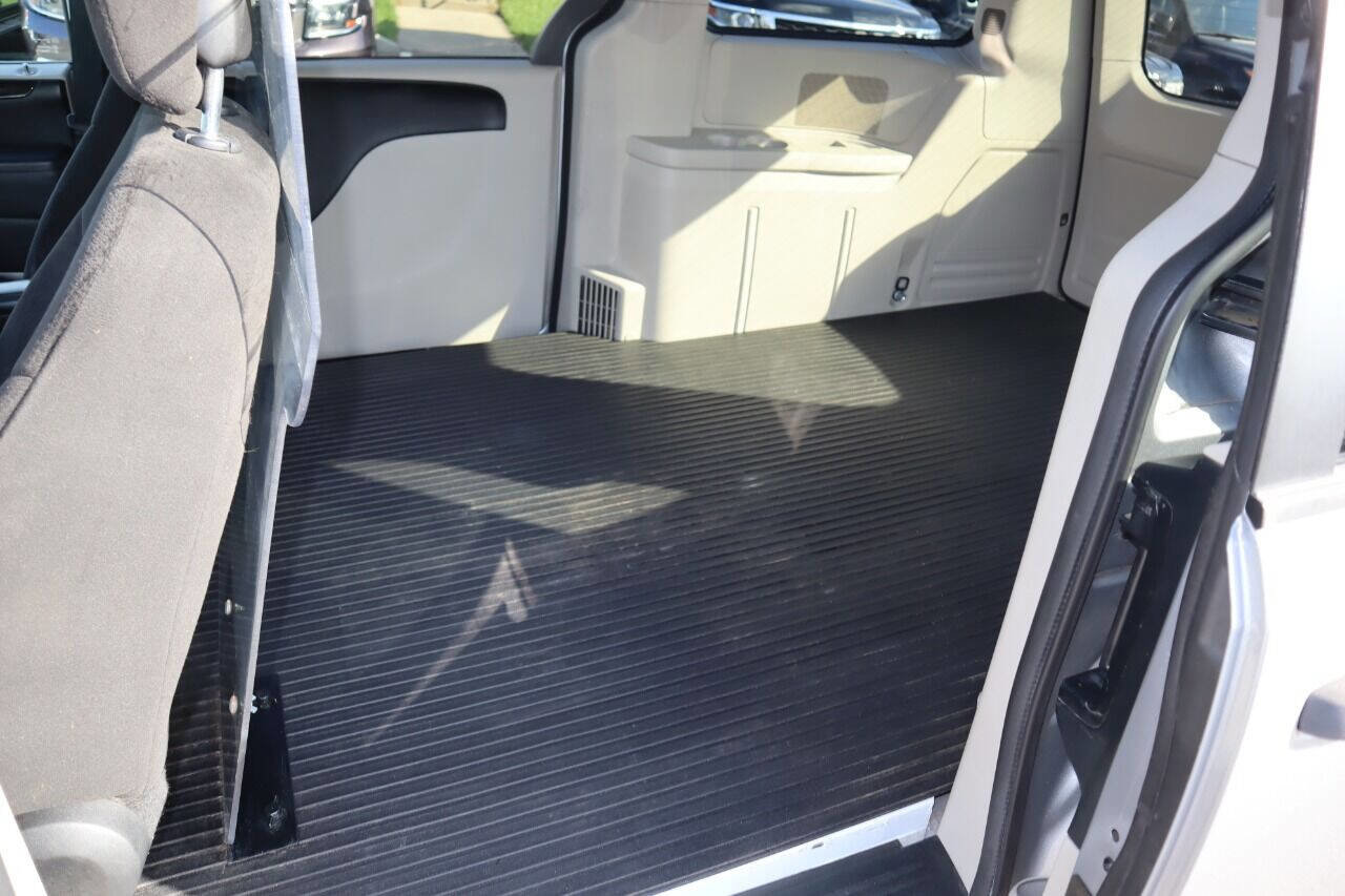 Used 2013 RAM C/V Tradesman image 15