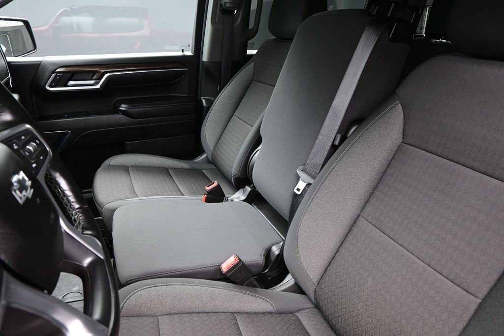 Used 2024 Chevrolet Silverado 1500 RST AWD/4WD image 32