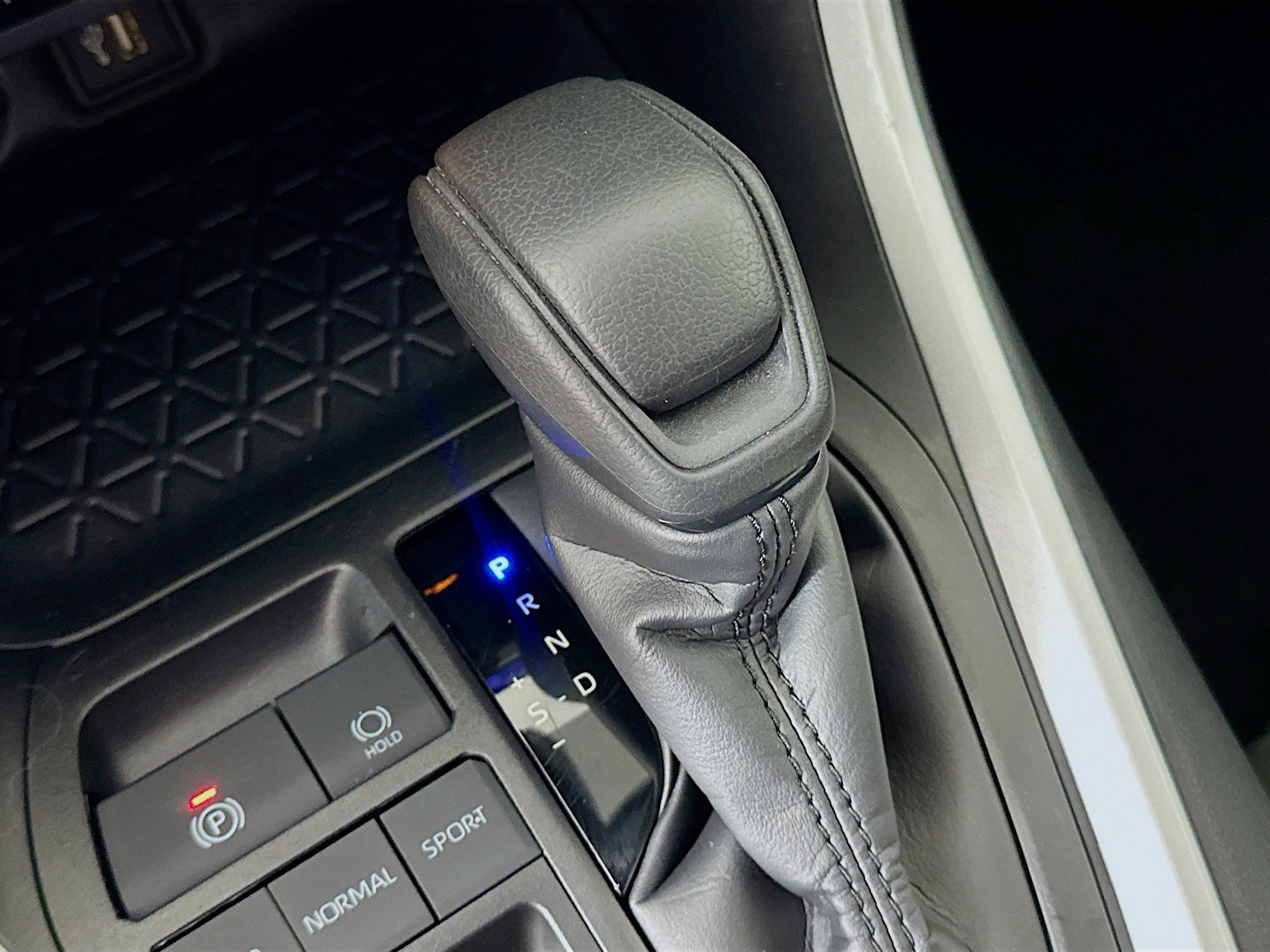 Used 2025 Toyota RAV4 LE image 23