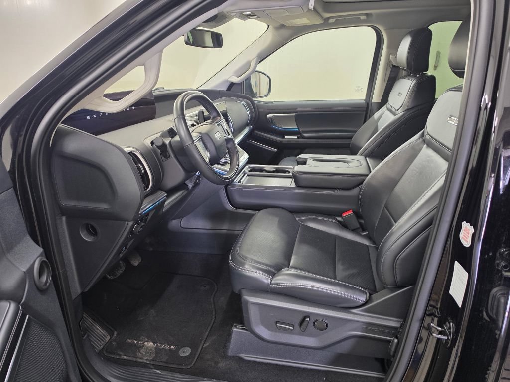 Used 2025 Ford Expedition Max Platinum AWD/4WD image 7