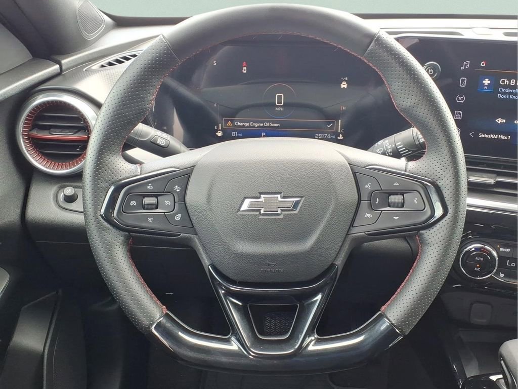 Used 2025 Chevrolet Trax RS w/ Sunroof Package FWD image 26