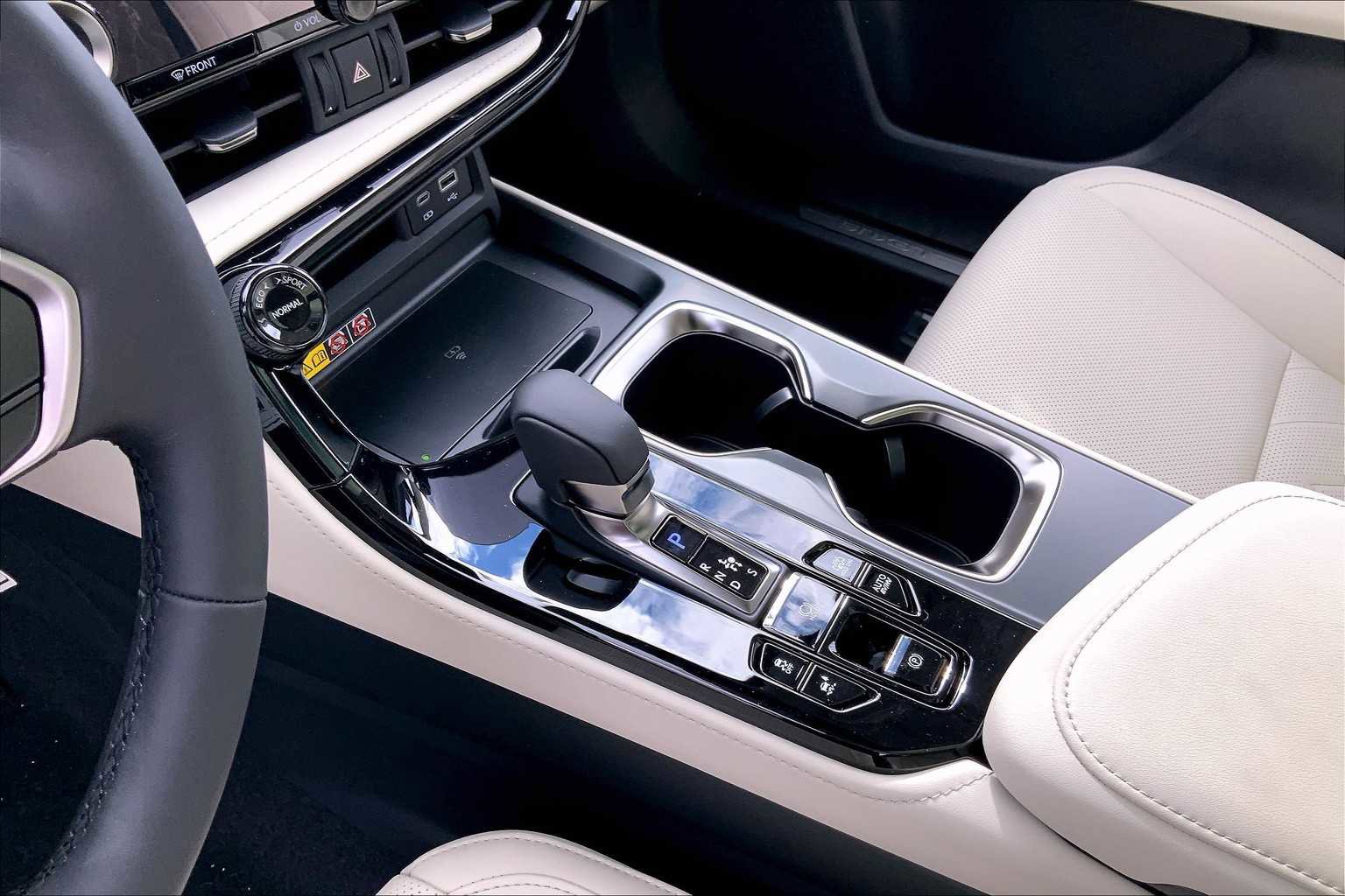 Certified 2025 Lexus NX 450h+ AWD w/ Accessory Package (Z2) image 7