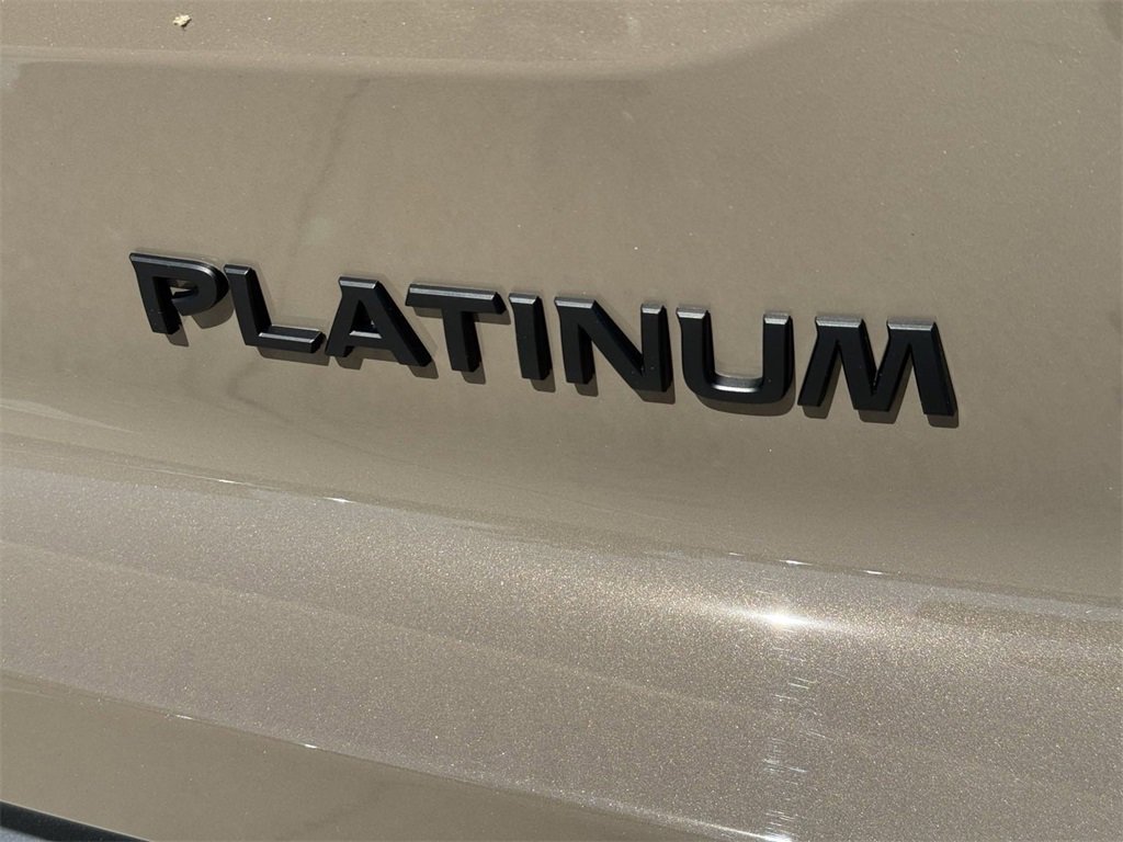 New 2025 Nissan Pathfinder Platinum w/ Black Appearance Package image 11