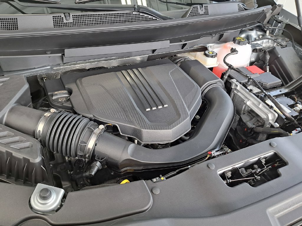 New 2027 Chevrolet Traverse LT w/ Driver Confidence Package FWD image 15