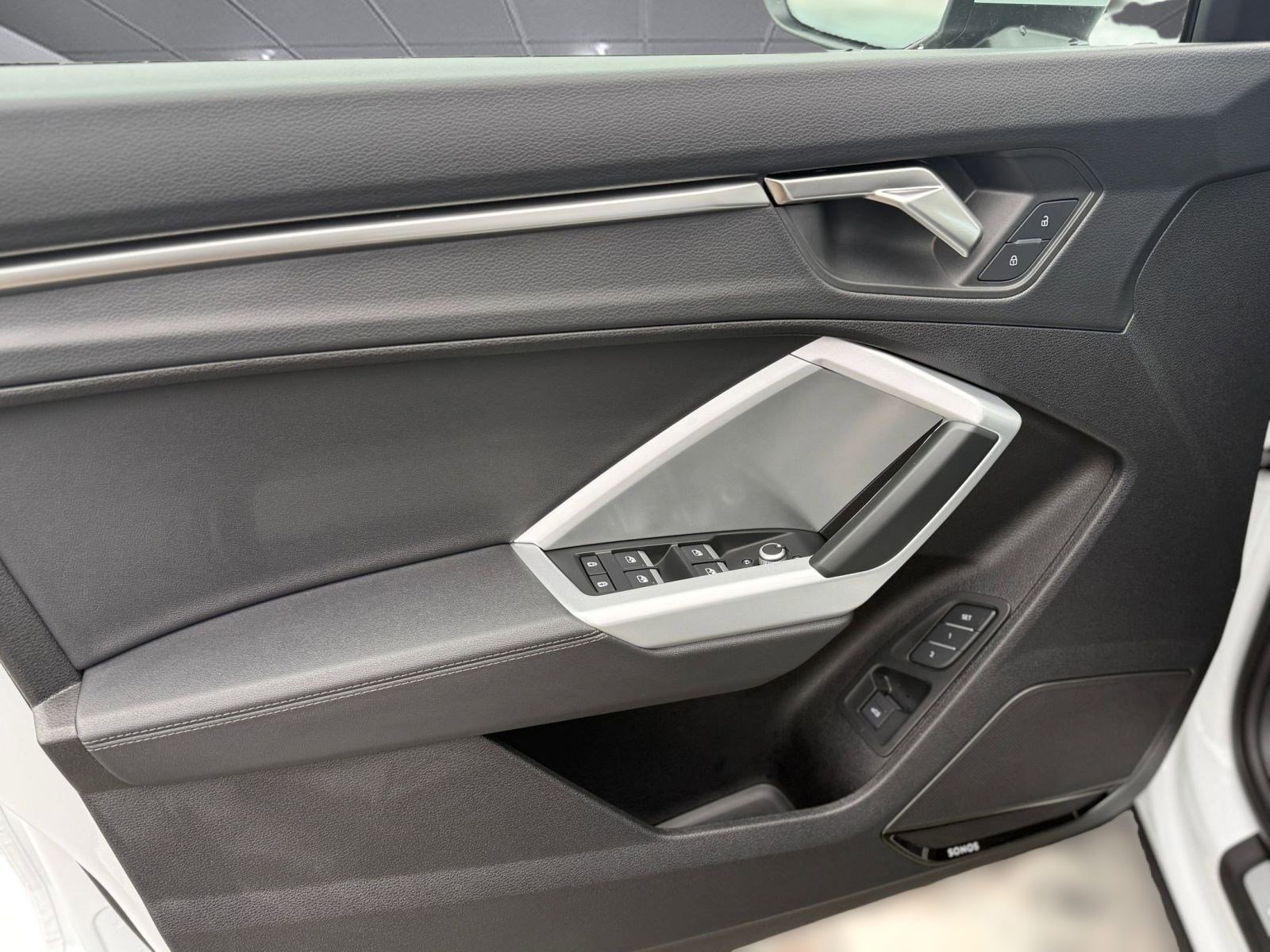 New 2025 Audi Q3 2.0T Premium image 23