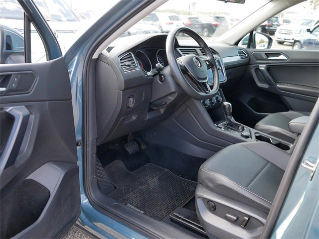 Used 2021 Volkswagen Tiguan SE image 12