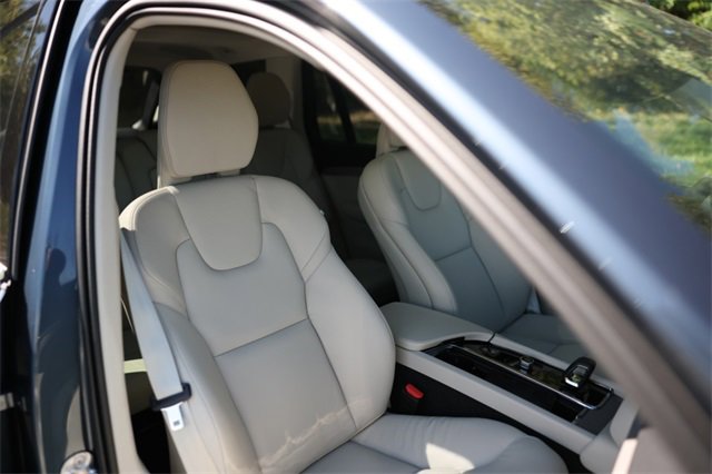 Used 2025 Volvo XC90 B6 Plus w/ Protection Package Premier image 3