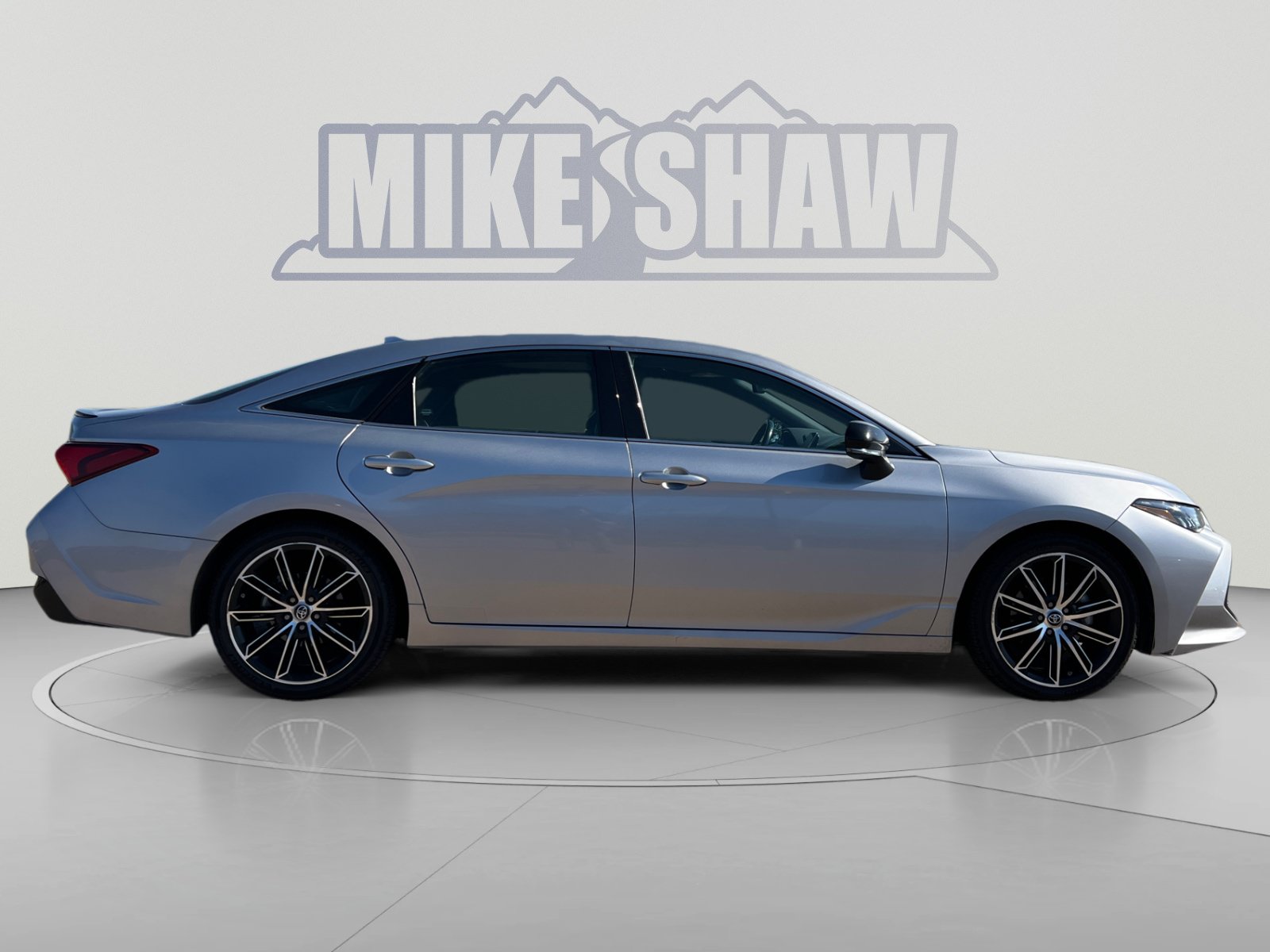 Used 2019 Toyota Avalon XSE FWD image 6