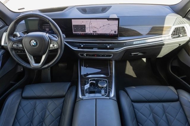 Used 2024 BMW X5 xDrive50e image 17